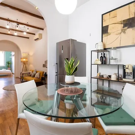 15 Min From Colosseo, And Comfy Apartmán