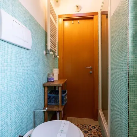 15 Min From Colosseo, And Comfy Lägenhet Rom