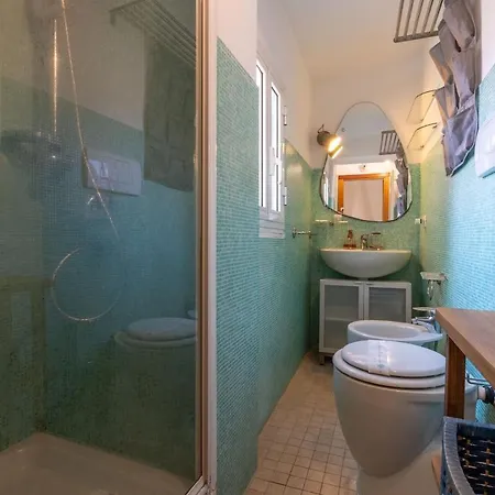 Appartamento 15 Min From Colosseo, And Comfy Roma